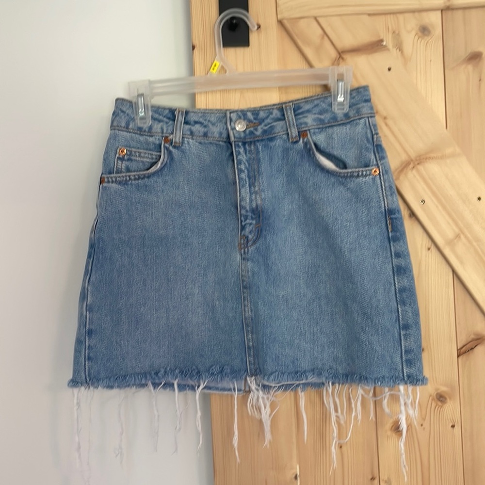 Topshop MOTO mini jean skirt size 4 great condition 15 inches long
